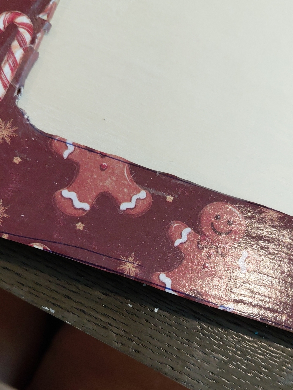 Holiday Gingerbread Pattern Picture Frame - Red. Decoupaged. - Picture 4 of 4